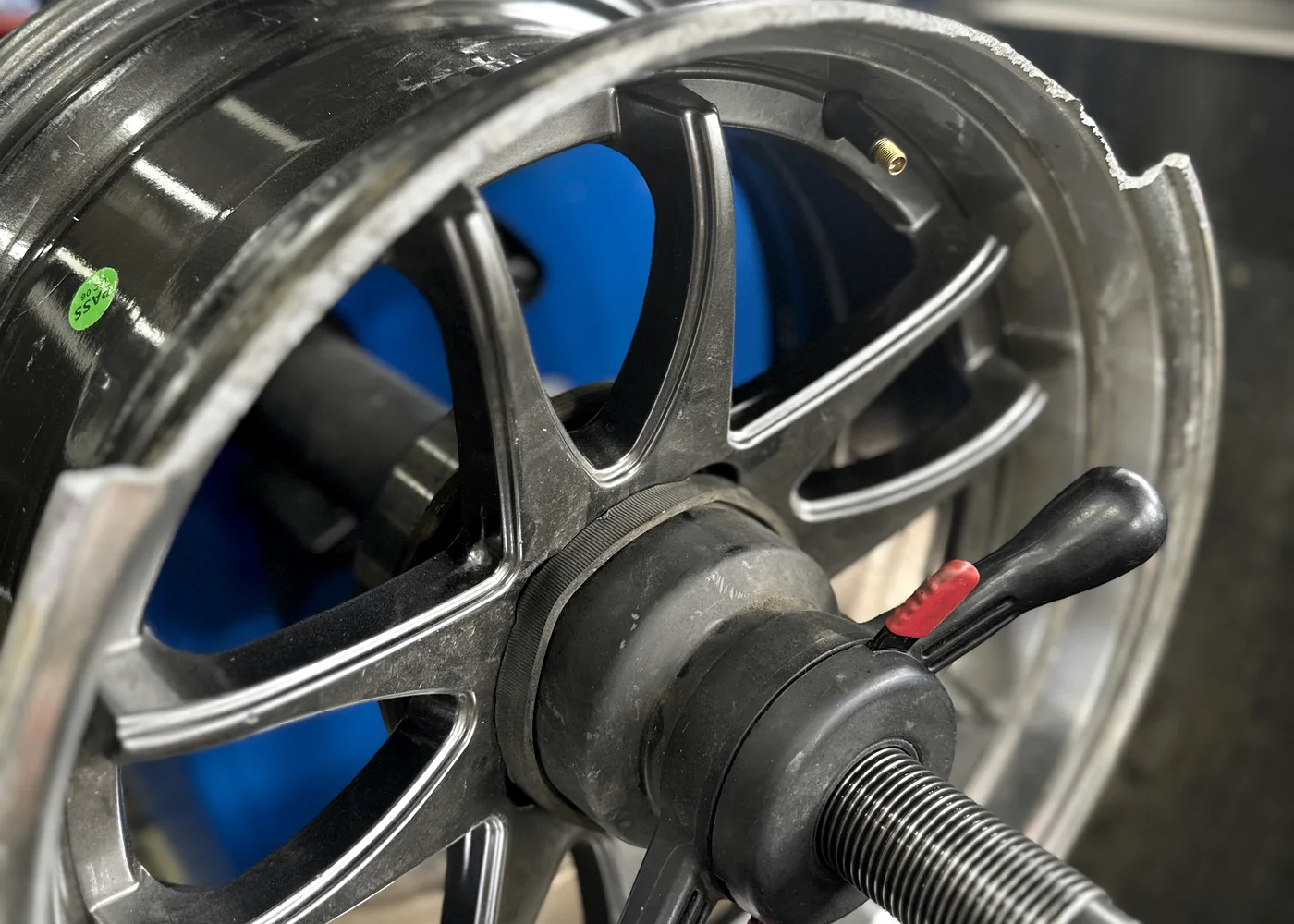 Сервис GADKY Wheels Разметелево