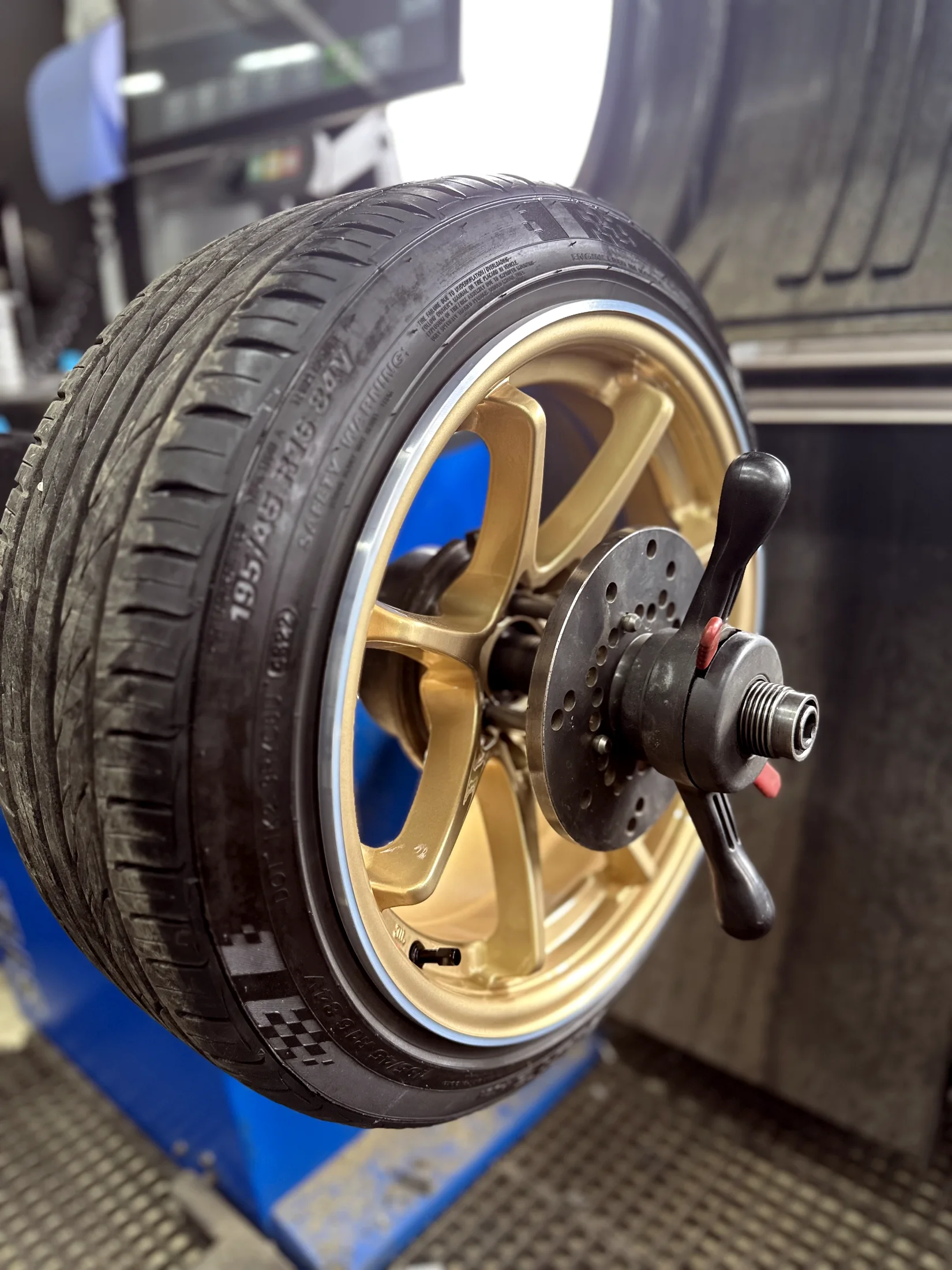 Процесс ремонта диска GADKY Wheels Янино